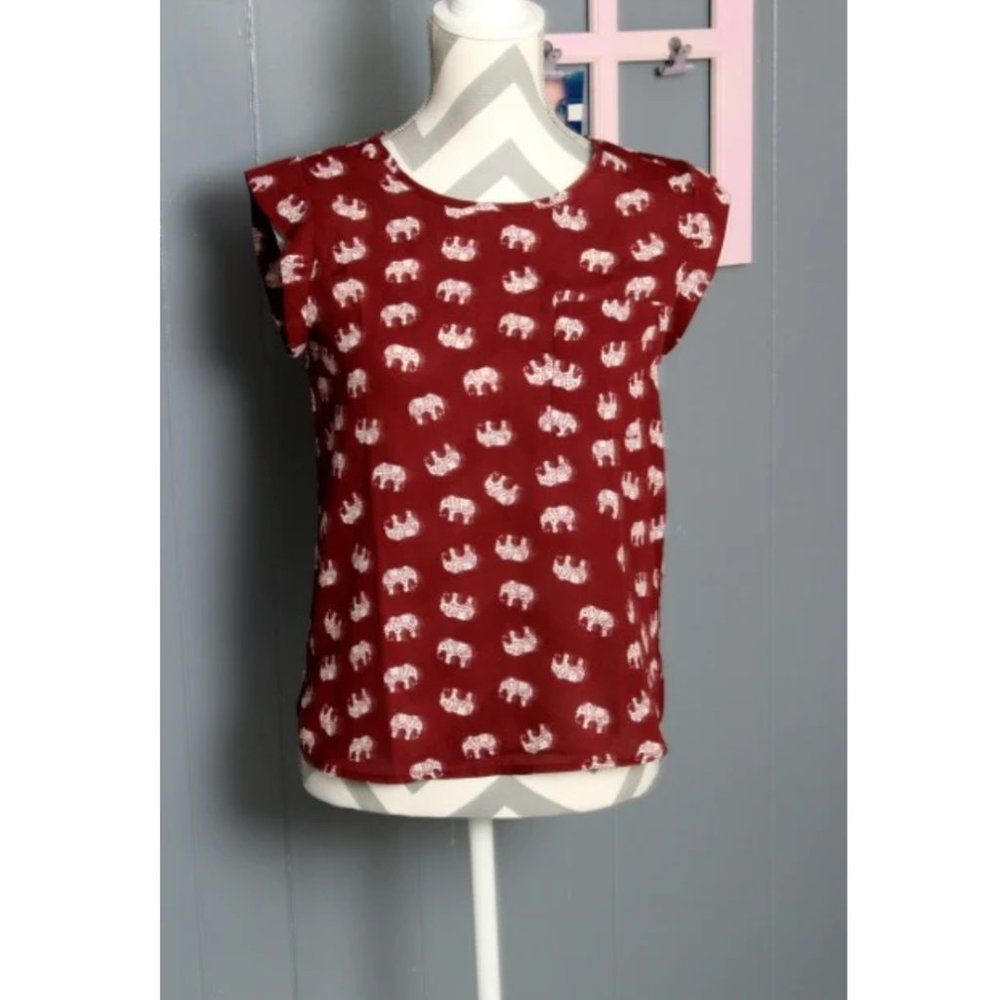 NWT Red & White Roll Tide Elephant Print Top Size Large Short Sleeve Animal